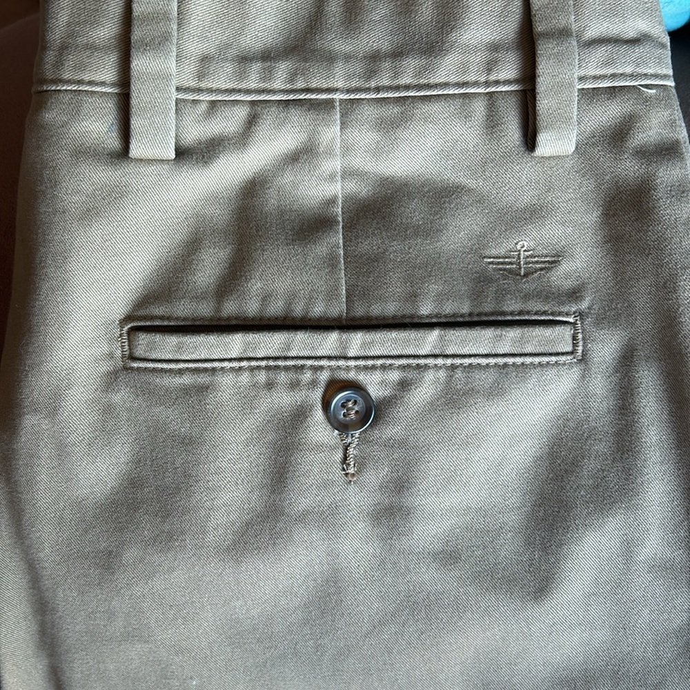 Dockers Straight Fit W32-L34 Tan - Picture 3 of 6